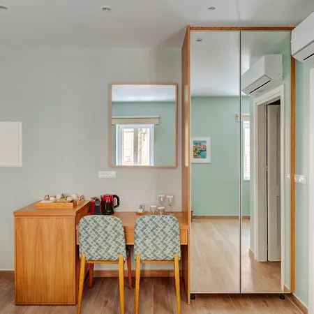 Apartment Dreams *